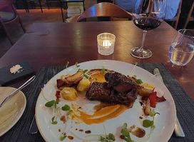 Woods Restaurant & Bar