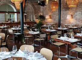 Flow Restaurant & Bar