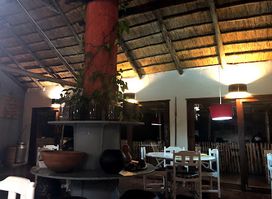 eDladleni Restaurant