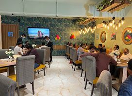 Moti Mahal Delux (Inventors of Original Dal makhani, Tandoori Chicken & Butter Chicken)