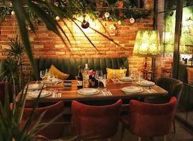 Bon Bouquet Café & Lounge