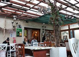 Pizzerija Atrij