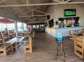 Fish House Island Bar and Restaurant