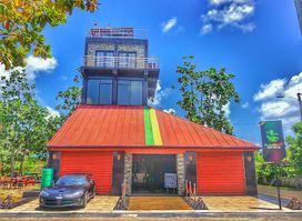 Breadfruit Treehouse