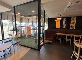 Debonairs Pizza