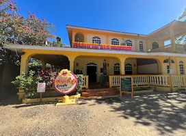 Wendy's Creole Restaurant & Bar