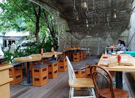 Hummingbird Eatery & Space