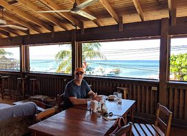 Cafe Escondido