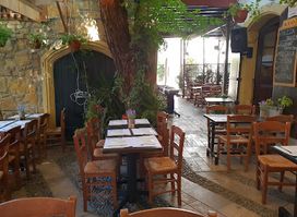 Piazza Tavern