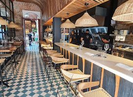 Kaandela Restaurant