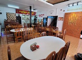 Danuphyu Daw Saw Yee Myanmar Restaurant (Insein-Lanthit)