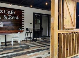 Utopias Café & Rest
