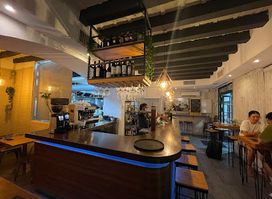 Vuela Tapas & Cocktail