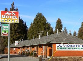 Jo's Motel & Campground