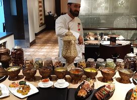 Hotel Waza Restaurant & Son's