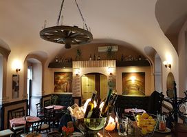 Rostélyos Étterem (Zora Lamental Kft.)