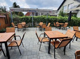"Five Puppies" Restaurant