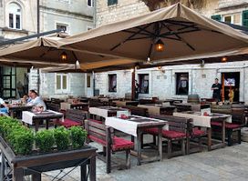 The Square Pub