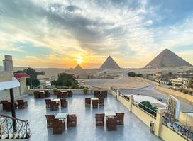 Egypt pyramids cafe