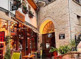 SIMPLE RESTAURANT