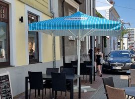 P 11 Restaurent & Bar