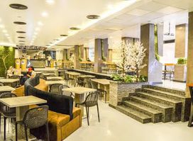 Walkway Food Court