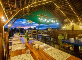 Artomoro Restaurant and Grill