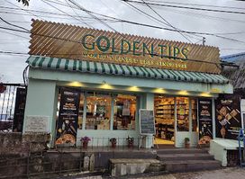 Golden Tips Teattoria