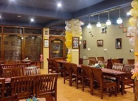 Hunger Eye Restaurant - Best Restaurant In Leh Ladakh || Top Restaurant In Leh Ladakh