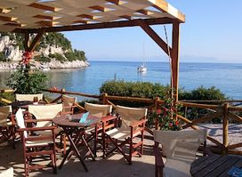 Apanemo Restaurant & Beach Bar