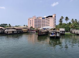 World In The Pot - Ramada Alleppey
