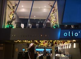Olio Restaurant & Lounge
