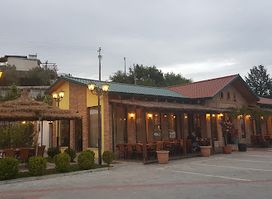 ODA E HASAN BEUT TIRANE