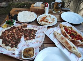 Elie's Lahmajun