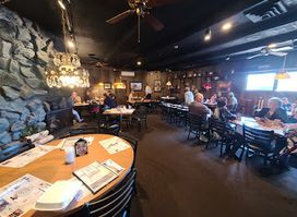 Route 61 Lounge and Bowling