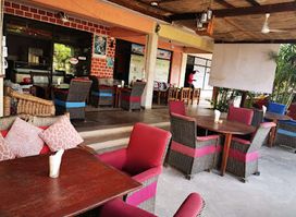 Qua Bruce Bar and Restaurant