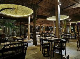 Reef Bar & Restaurant