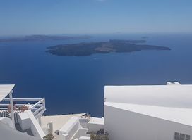 Rare Greek Restaurant Santorini