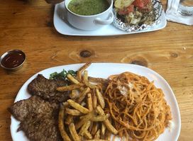 La Nouvelle Cafe & Restaurant l ላ ኑቬል ካፌ እና ሬስቶራንት