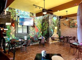 Macaws Bar & Bistro