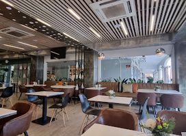 EA Bistro y Café