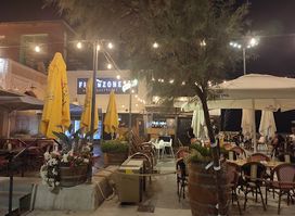 Fishnzone restaurant