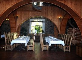 Akunki Drakht Restaurant