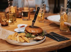 OINOS Restaurant Winebar Brunch