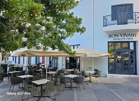 Bon Vivant Brunch and Cakes