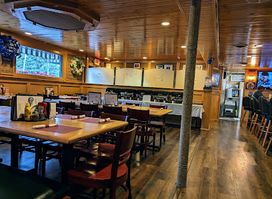 Tinrays Family Restaurant