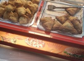 مطعم وضاح وشريكته