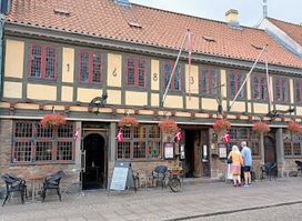Den Gamle Kro A/S