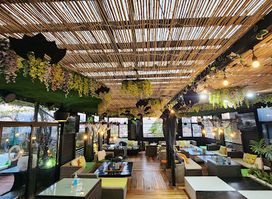 O2 Resto lounge Bar