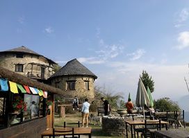 Bhanjyang Village Lodge and Restaurant